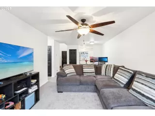 Photo #5: 656111589 Listing 