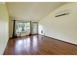 Photo #5: 656221780 Listing 