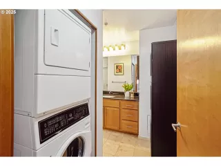 Photo #1: 656423302 Listing 