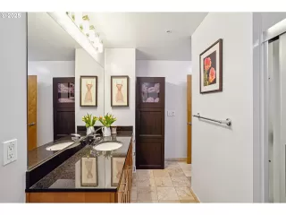 Photo #2: 656423302 Listing 