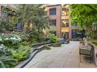 Photo #3: 656423302 Listing 