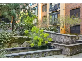 Photo #4: 656423302 Listing 