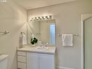 Photo #4: 657219921 Listing