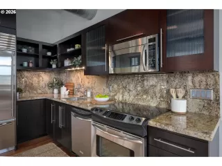 Photo #2: 657683103 Listing 