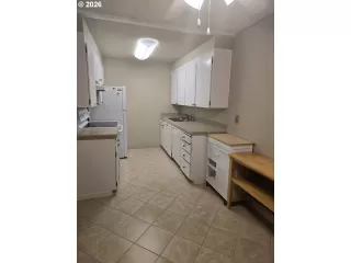 Photo #4: 658117330 Listing 