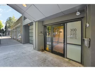 Photo #2: 658246369 Listing