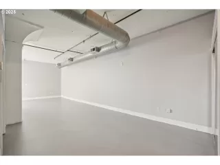 Photo #6: 658246369 Listing