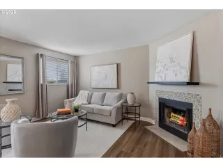 Photo #2: 658628635 Listing 