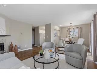 Photo #4: 658628635 Listing 