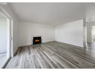 Photo #3: 658866403 Listing 