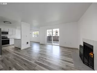 Photo #4: 658866403 Listing 