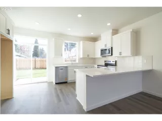 Photo #4: 659107528 Listing 