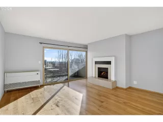 Photo #5: 659381639 Listing