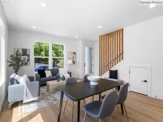 Photo #6: 660238535 Listing