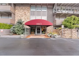 Click for more information on MLS # 660539518 : 4460 SW SCHOLLS FERRY RD #20 More Details about MLS # 660539518 : 4460 SW SCHOLLS FERRY RD #20