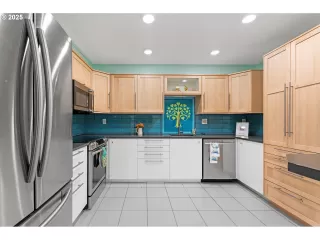 Photo #3: 660539518 Listing