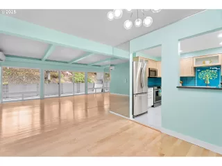 Photo #4: 660539518 Listing