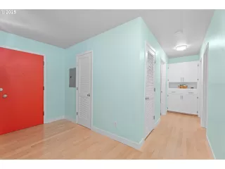 Photo #6: 660539518 Listing