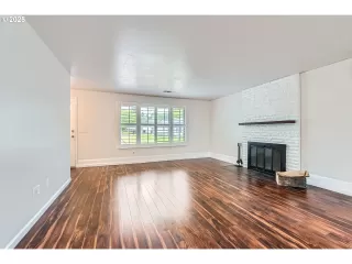 Photo #1: 660857642 Listing