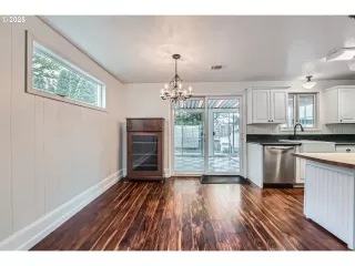 Photo #2: 660857642 Listing