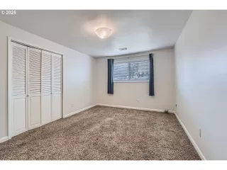 Photo #4: 660857642 Listing