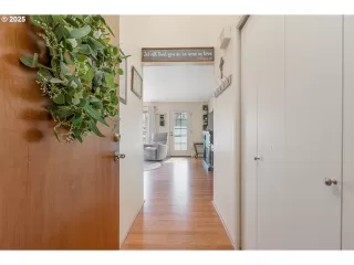 Photo #1: 660909996 Listing