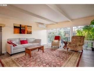 Photo #2: 661033831 Listing