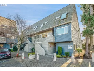 Photo #2: 661405512 Listing