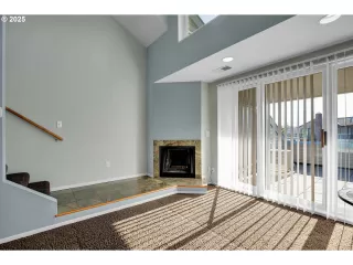 Photo #4: 661405512 Listing