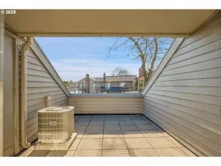 Photo #5: 661405512 Listing