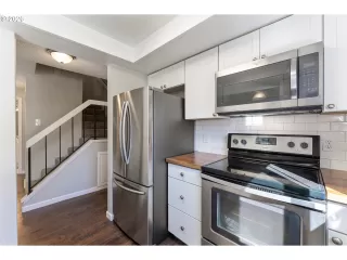 Photo #2: 661407025 Listing