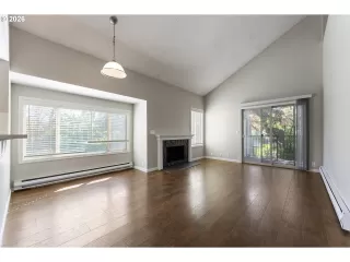 Photo #5: 661407025 Listing