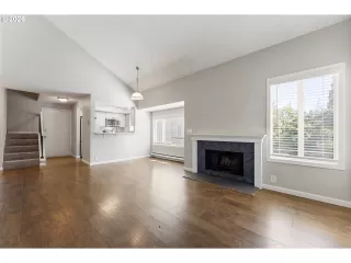 Photo #6: 661407025 Listing