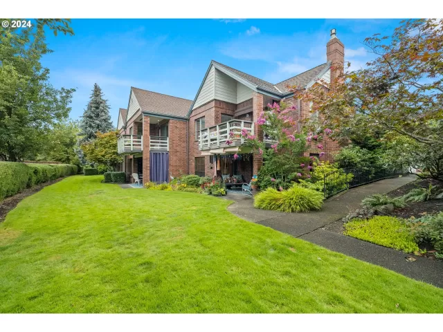 MLS: 662593921 Condo For Sale