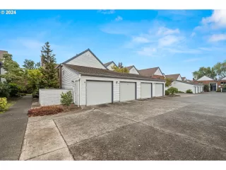 Photo #1: 662593921 Listing