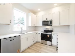 Photo #5: 663385023 Listing 