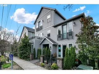 Photo #1: 663944863 Listing