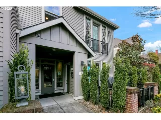 Photo #2: 663944863 Listing