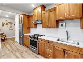 Photo #6: 663944863 Listing