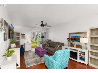 Photo #3: 663960746 Listing