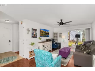 Photo #4: 663960746 Listing