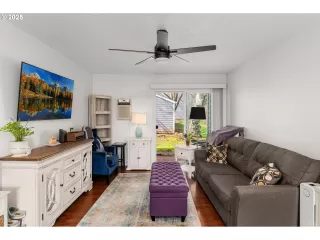 Photo #5: 663960746 Listing