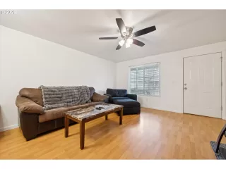 Photo #3: 664226857 Listing 