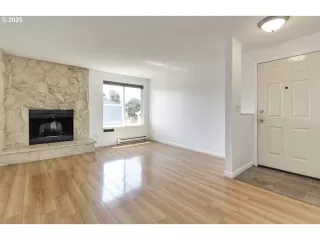 Photo #2: 664359207 Listing 