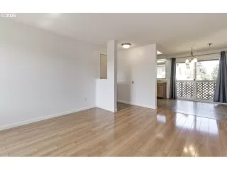 Photo #4: 664359207 Listing 