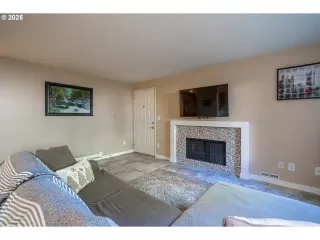 Photo #2: 664677052 Listing