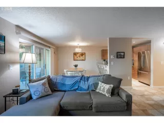 Photo #3: 664677052 Listing