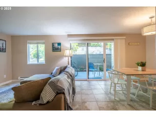 Photo #4: 664677052 Listing