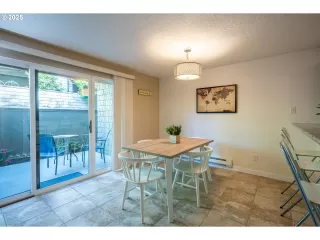 Photo #5: 664677052 Listing