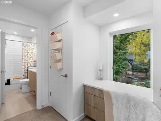 Photo #5: 664736205 Listing 